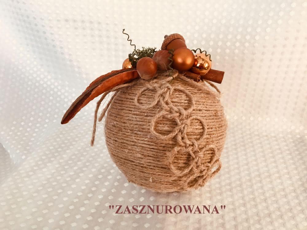 7. Zasznurowana.jpg